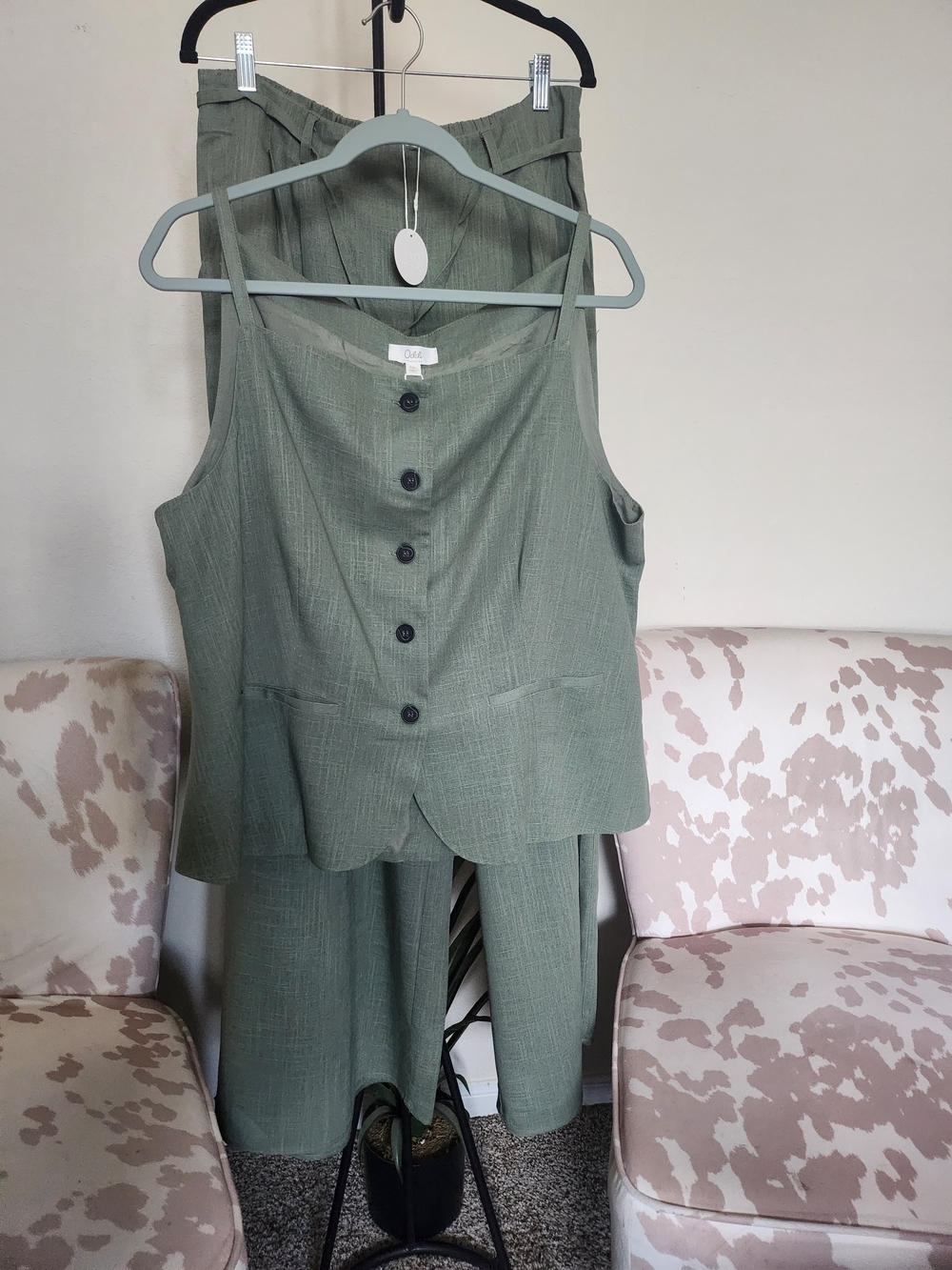 Green Button-Front Tank & Wide-Leg Pants Set